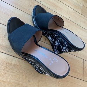 Donald J Pliner floral embroidered wedges